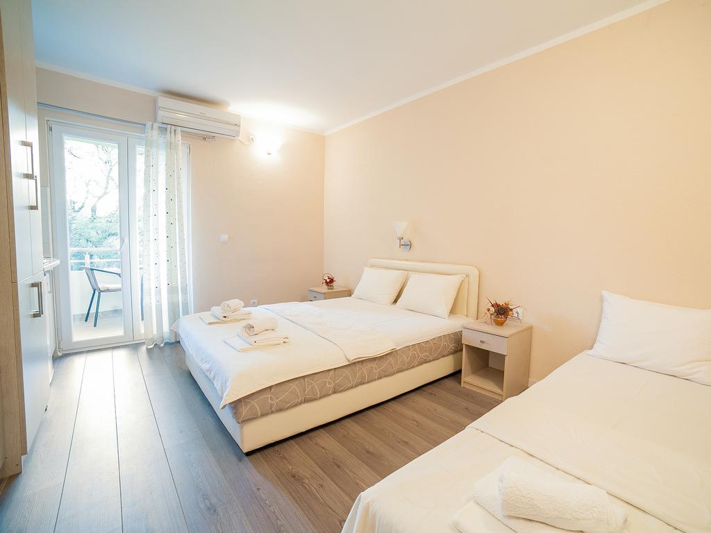 Pansion Nobel Otel Petrovac Oda fotoğraf