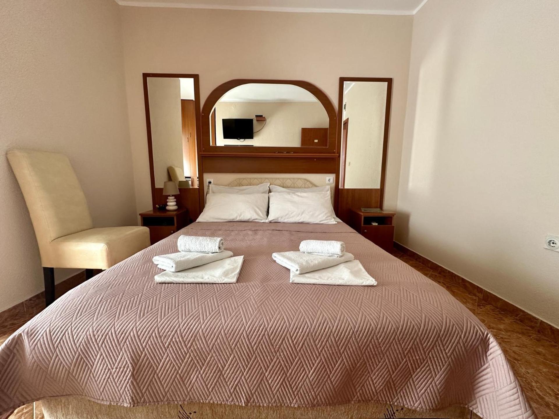 Pansion Nobel Otel Petrovac Dış mekan fotoğraf