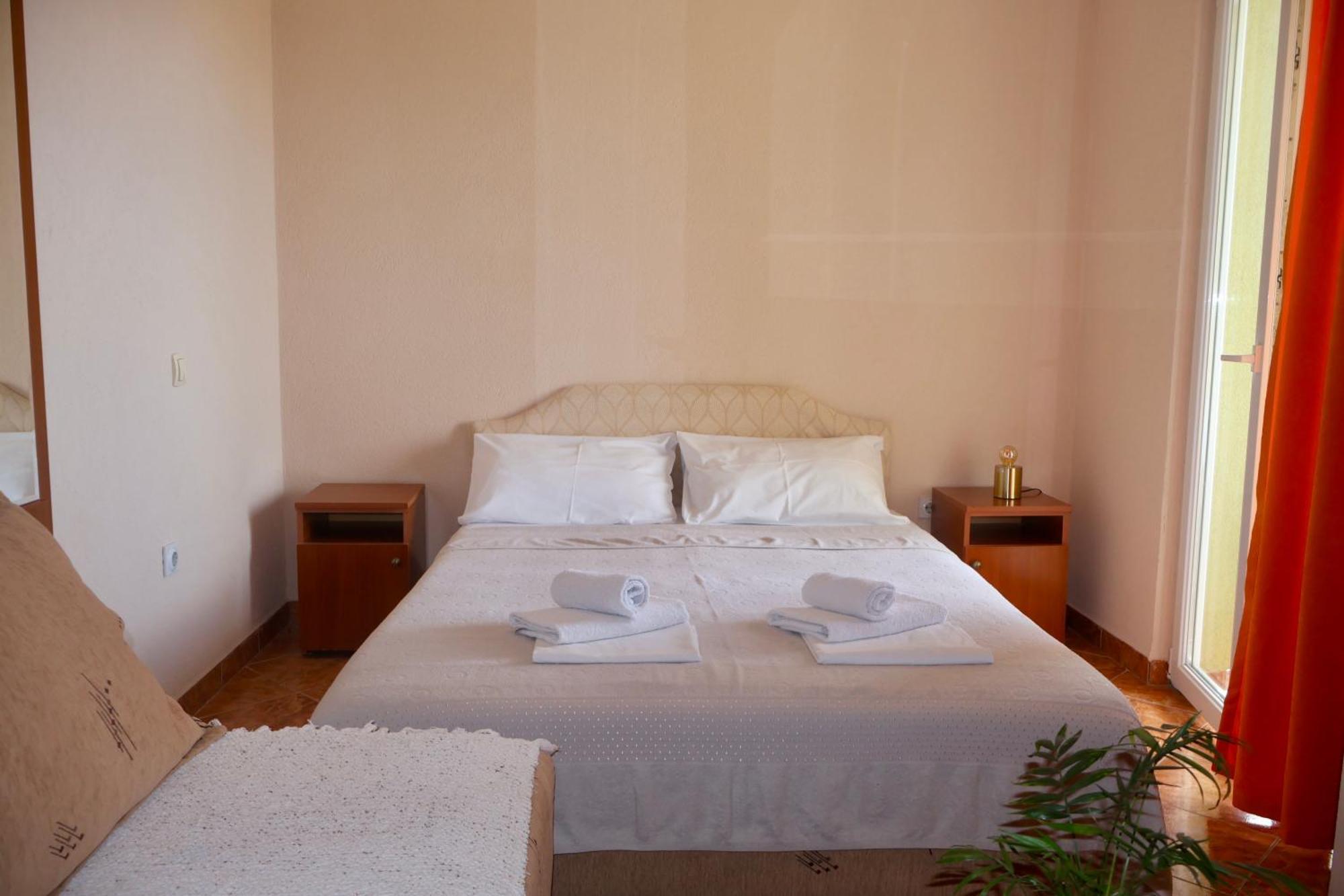 Pansion Nobel Otel Petrovac Oda fotoğraf