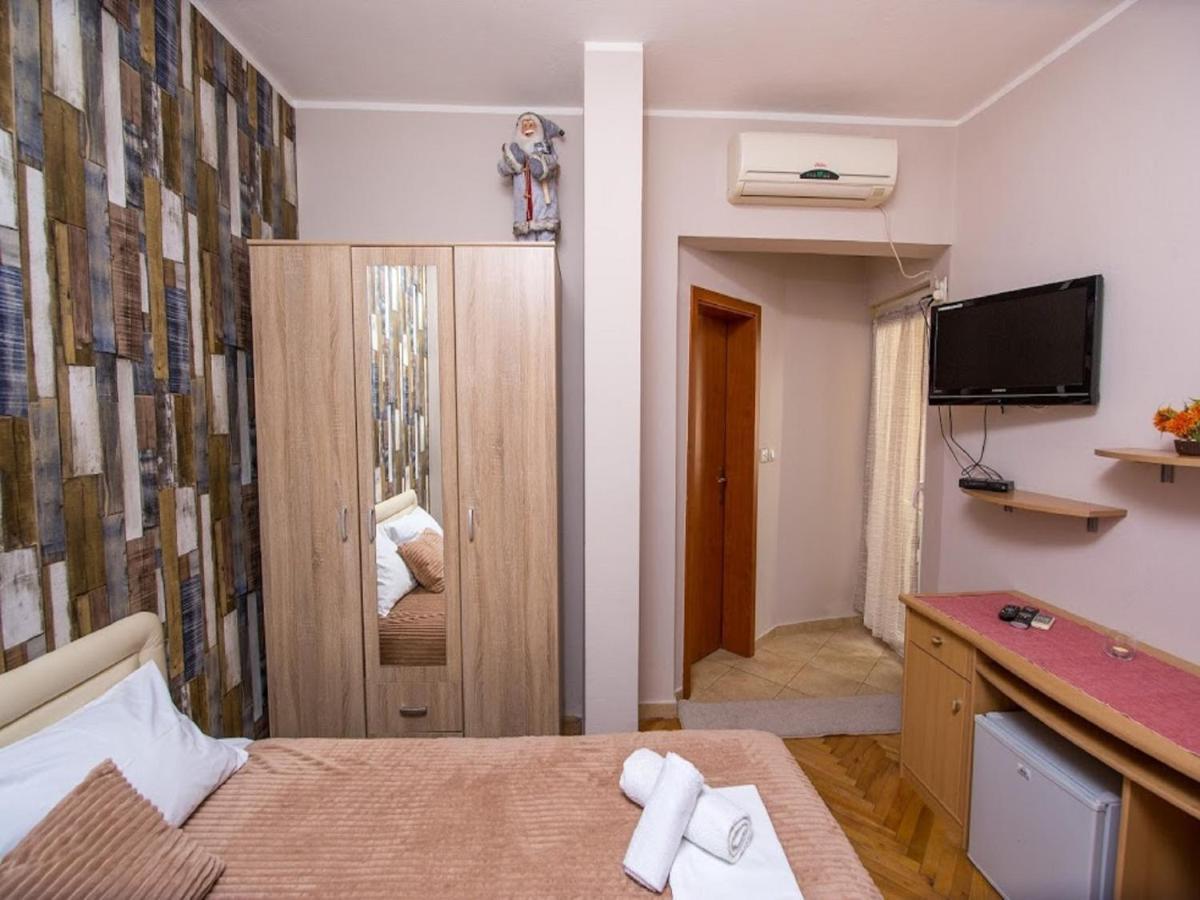 Pansion Nobel Otel Petrovac Dış mekan fotoğraf